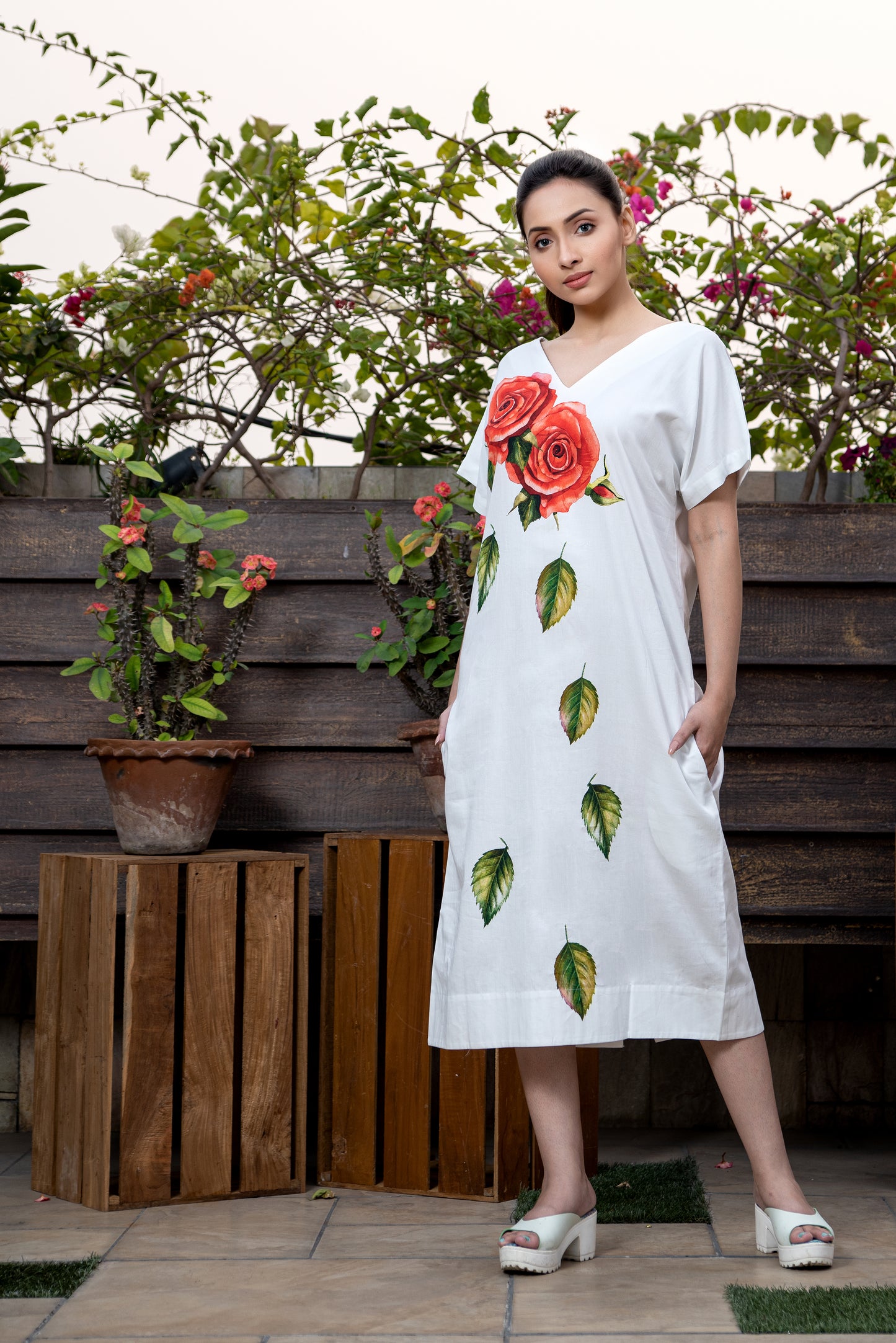 Blossom-V-Neck Dress